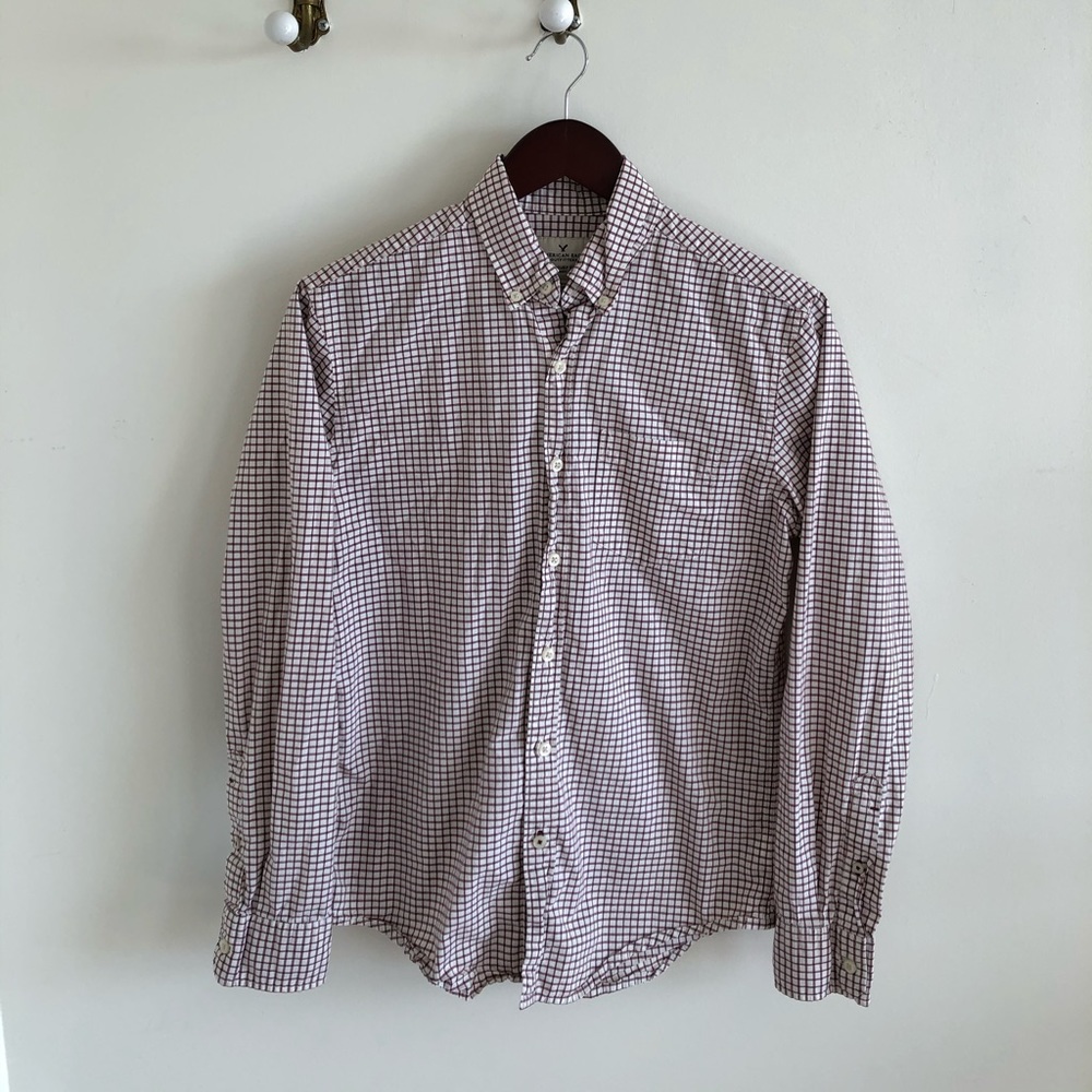 American Eagle men’s S white/burgundy button down